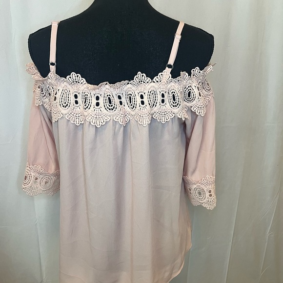 Blush Cold Shoulder Top - Picture 6 of 6